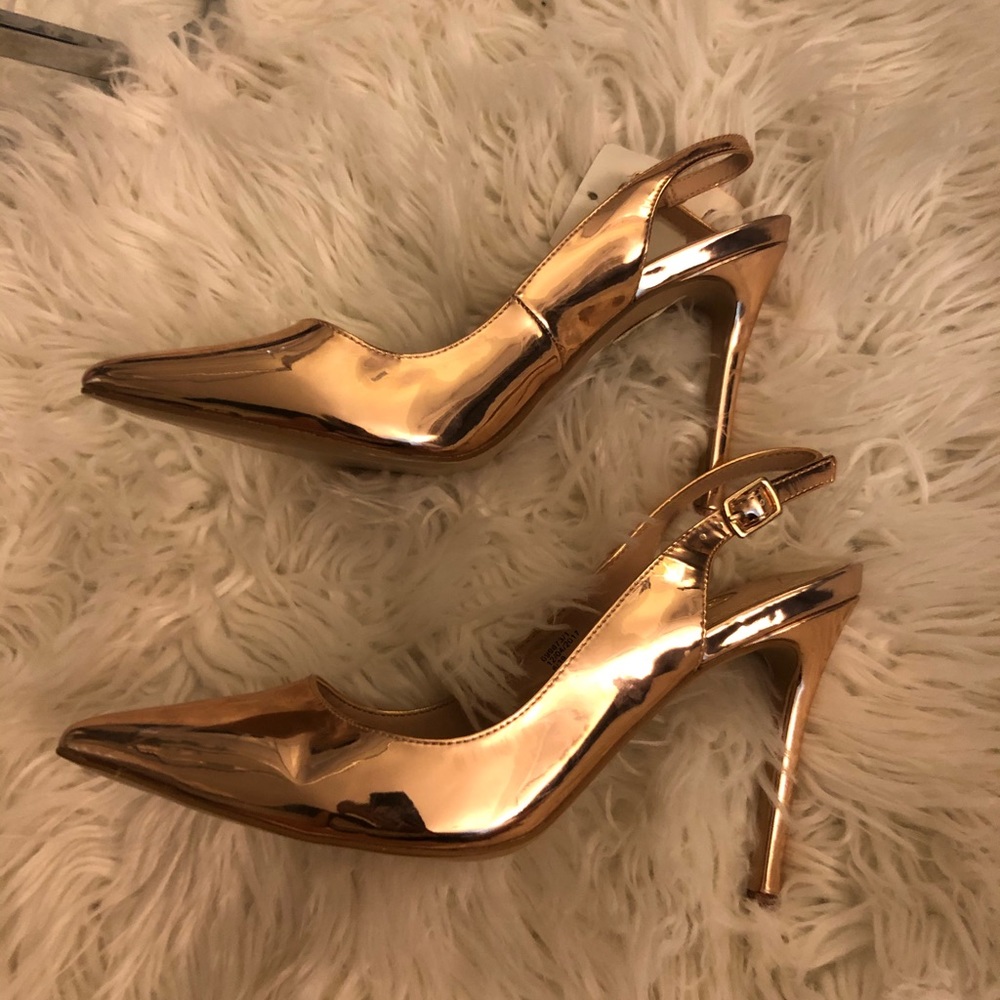 Gold Close Toe Pumps View 3